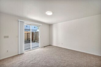 3932 Village Dr in Carson City, NV - Building Photo - Building Photo
