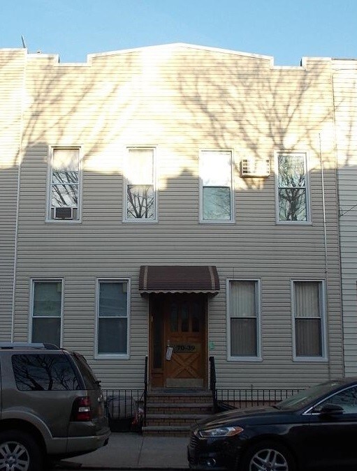 67th Pl. in Glendale, NY - Building Photo