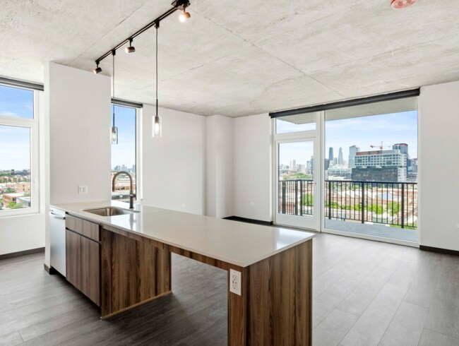 1601 W Lake St in Chicago, IL - Building Photo - Building Photo