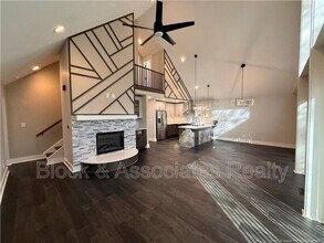 1610 N Stonegate Dr in Sanford, NC - Foto de edificio - Building Photo