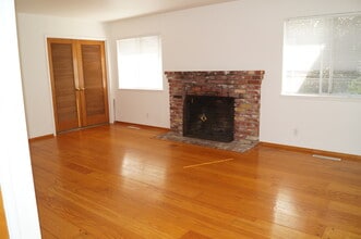 1028 Sanders Dr in Moraga, CA - Building Photo - Building Photo