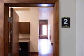 418 Shelden Ave in Houghton, MI - Foto de edificio - Building Photo