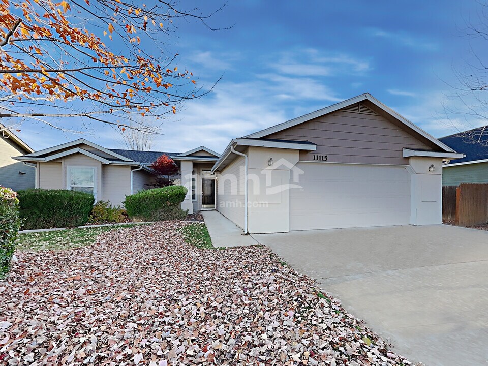 11115 W Rose Lake St in Star, ID - Building Photo