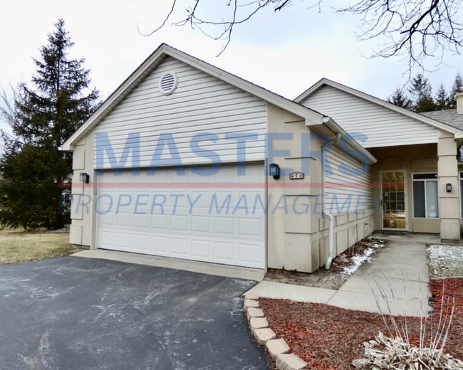 915 Hilltop Ln in Toledo, OH - Building Photo - Building Photo