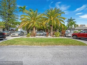 1109 NE 4th Ct. in Hallandale Beach, FL - Building Photo - Building Photo