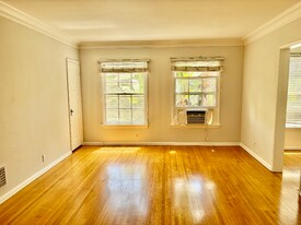 1271 N Crescent Heights Blvd in West Hollywood, CA - Building Photo