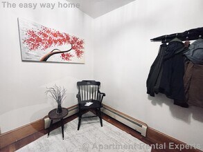 10 Windsor Rd, Unit #1 in Medford, MA - Building Photo - Building Photo