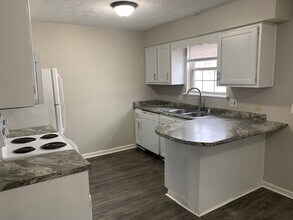 1066 Brandy Ln, Unit Apartment B in Richmond, KY - Building Photo - Building Photo