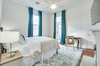 7922 Sycamore St in New Orleans, LA - Building Photo - Building Photo