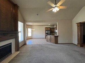 16505 Moorgate Ln in Edmond, OK - Building Photo - Building Photo