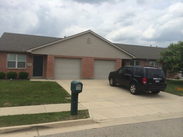 2237 Shamrock Ln in Troy, OH - Foto de edificio