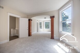 2110 N Avers Ave, Unit G in Chicago, IL - Building Photo