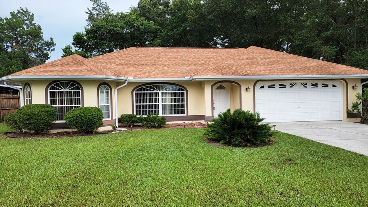 732 Sinclair Terrace in Inverness, FL - Building Photo