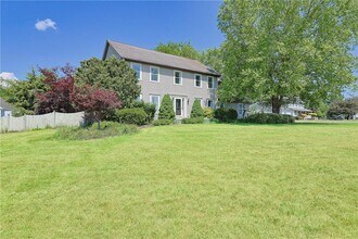 40 Rolling Meadow Ct in Pine Bush, NY - Building Photo - Building Photo