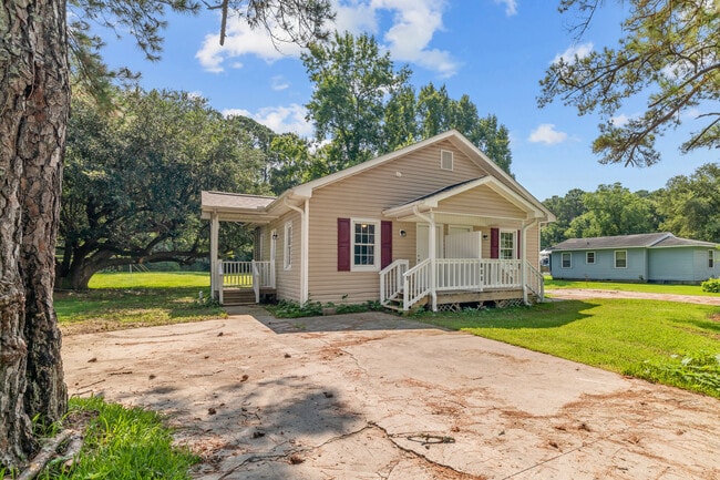 109 Rodeo Ln in Jacksonville, NC - Building Photo - Building Photo