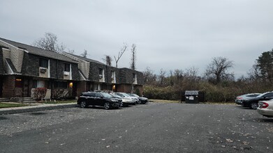 266 High Path Rd in Windsor, CT - Building Photo - Building Photo