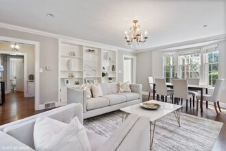 526 Orchard Ln in Winnetka, IL - Building Photo - Building Photo