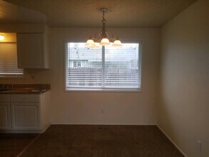 408 Kay Ave in Brownsville, OR - Building Photo - Building Photo