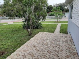 13300 NE 10th Ave in North Miami, FL - Building Photo