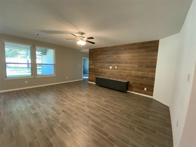 210 Emory Birch in Montgomery, TX - Building Photo - Building Photo