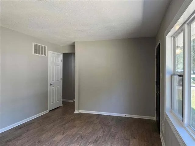 11117 Bristol Terrace in Kansas City, MO - Foto de edificio - Building Photo