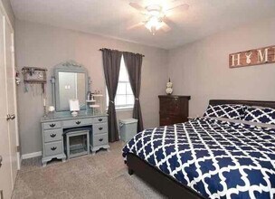 1626 18th St in Niceville, FL - Foto de edificio - Building Photo