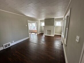 2101 Waterbury Rd, Unit 2101 in Lakewood, OH - Building Photo - Building Photo