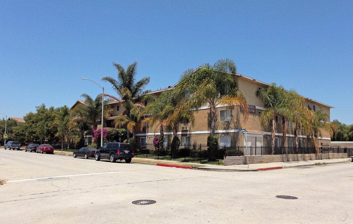 Bay View Apartments in Wilmington, CA - Foto de edificio