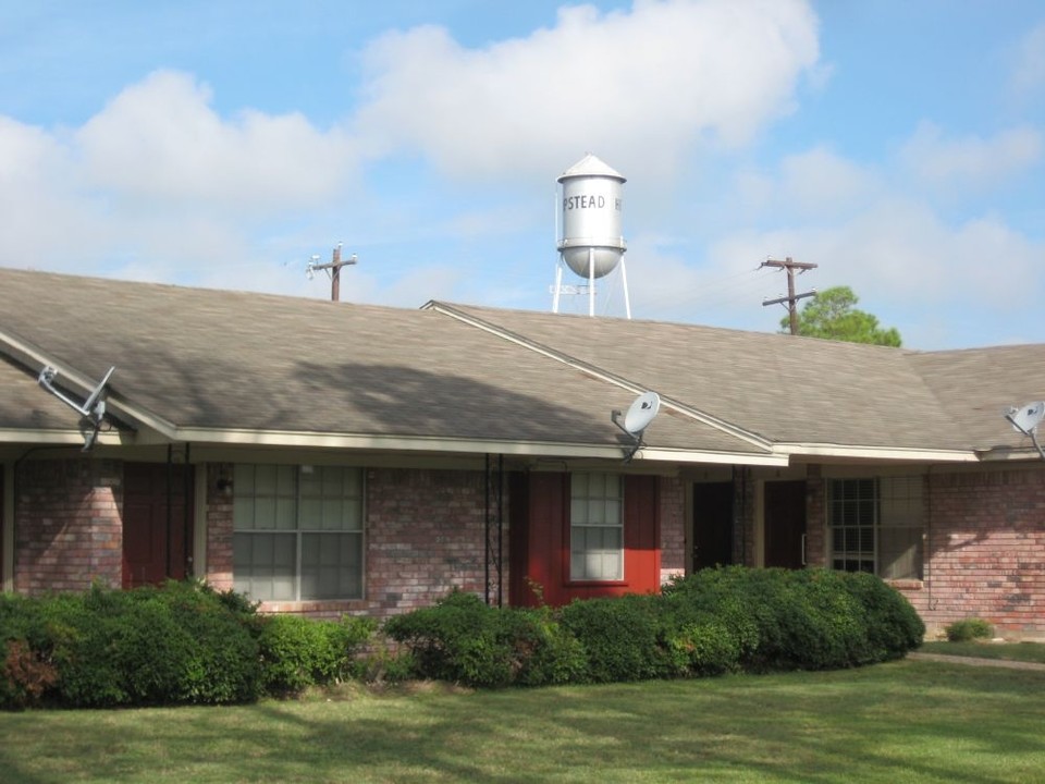 Lamplighter Apartments in Hempstead, TX - Building Photo