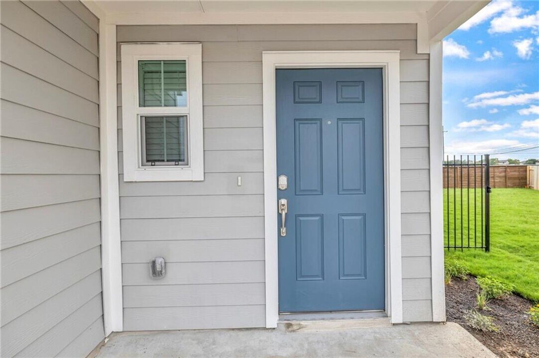 7240 Dancing Wind Ln in Austin, TX - Building Photo