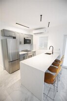 1112 NE 17th Terrace in Fort Lauderdale, FL - Building Photo