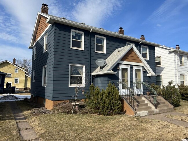 property at 1319 N 21st St