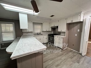 3105 Deaton St in Lake Charles, LA - Building Photo - Building Photo