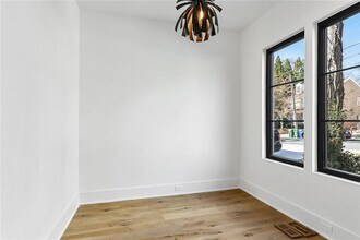 2985 Lookout Pl NE in Atlanta, GA - Building Photo - Building Photo