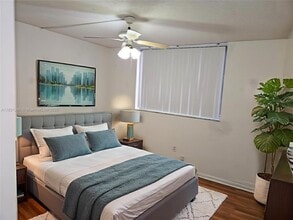 8261 NW 8th St in Miami, FL - Building Photo - Building Photo