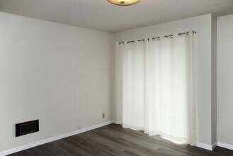 280 Lee St in Oakland, CA - Building Photo - Building Photo