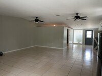 118 Elles Ave photo'