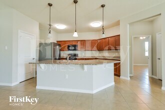 1511 Angler Avenue in Kissimmee, FL - Foto de edificio - Building Photo