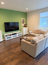 995 NE Wildwood Dr in Estacada, OR - Building Photo - Building Photo