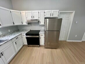 40 Watch St, Unit 1L in Oxford, MA - Building Photo - Building Photo