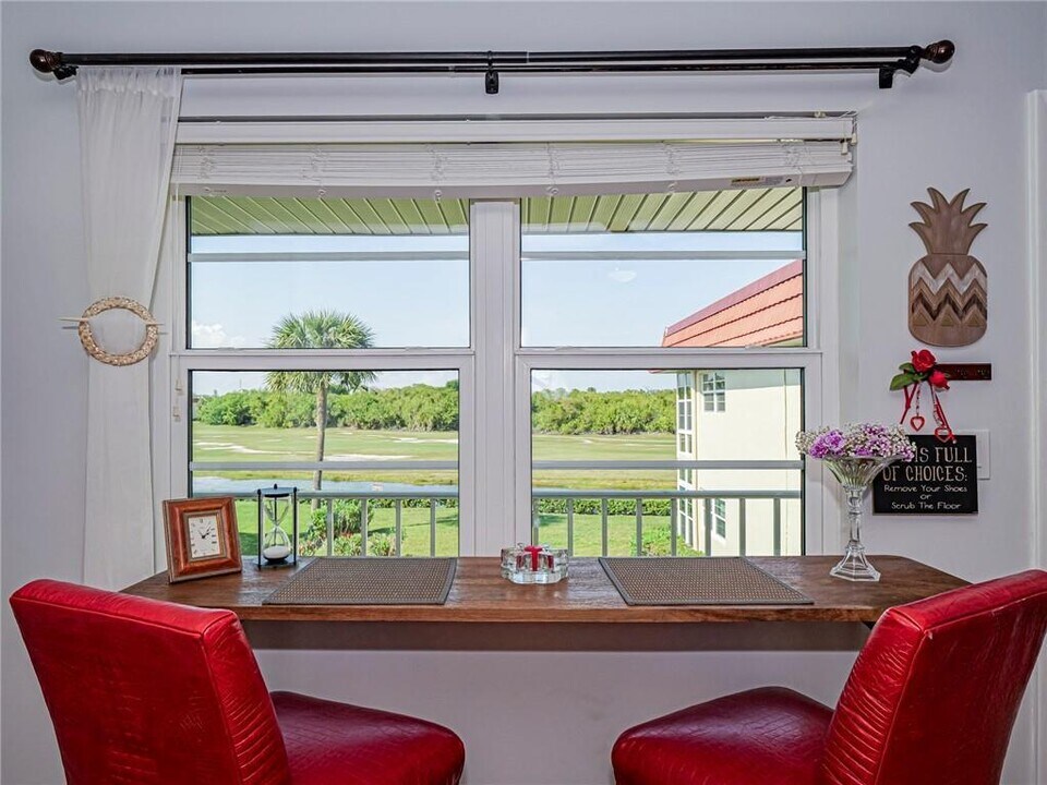 73 Royal Oak Ct in Vero Beach, FL - Building Photo