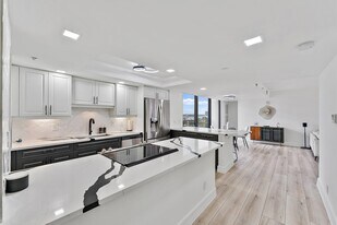 3000 N Ocean Dr in West Palm Beach, FL - Building Photo