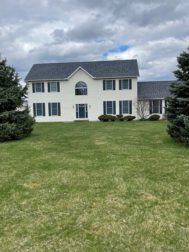 76 Whitethorne Ct Rentals in Wilmington, OH