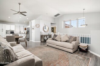 827 W Leah Ln in Gilbert, AZ - Building Photo - Building Photo