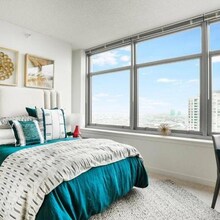 585 W Kinzie St in Chicago, IL - Building Photo - Building Photo