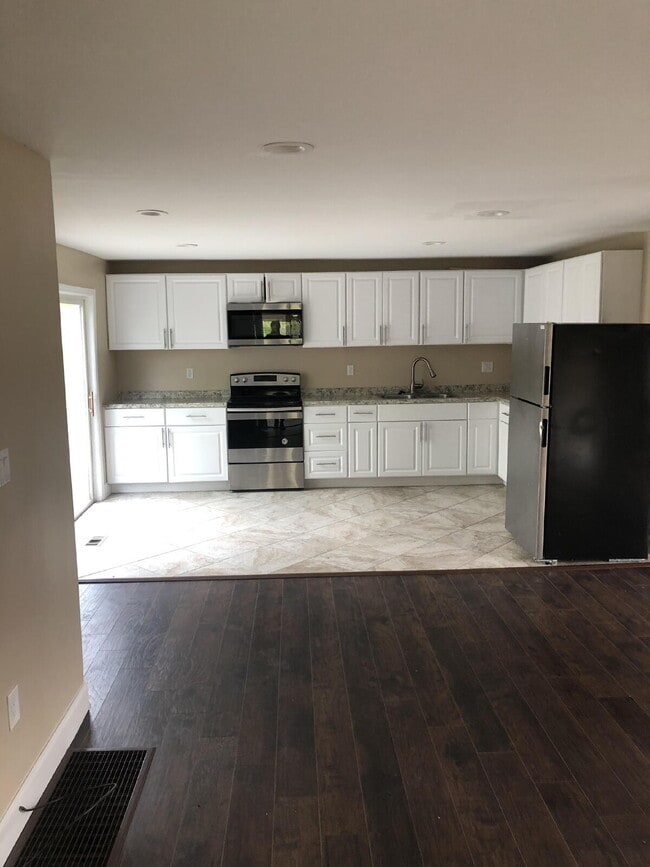 488 Mineral St in North Huntingdon, PA - Building Photo - Building Photo