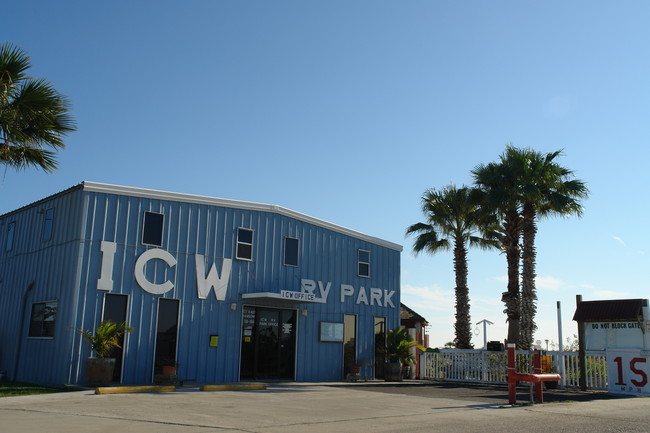 icw rv pARK in Aransas Pass, TX - Foto de edificio - Building Photo