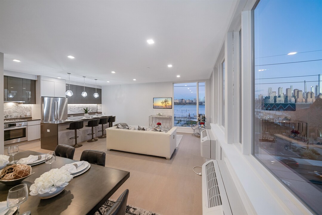 7101 River Rd in North Bergen, NJ - Building Photo