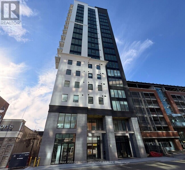 57 Carlisle St in St Catharines, ON - Building Photo - Building Photo