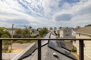 13 Richard St in Milford, CT - Building Photo